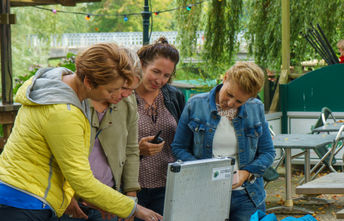 De-mol-18-2-scaled-e1780325323407-aspect-ratio-700-450
