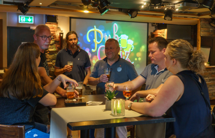 Pubquiz-4-4-scaled-aspect-ratio-700-450